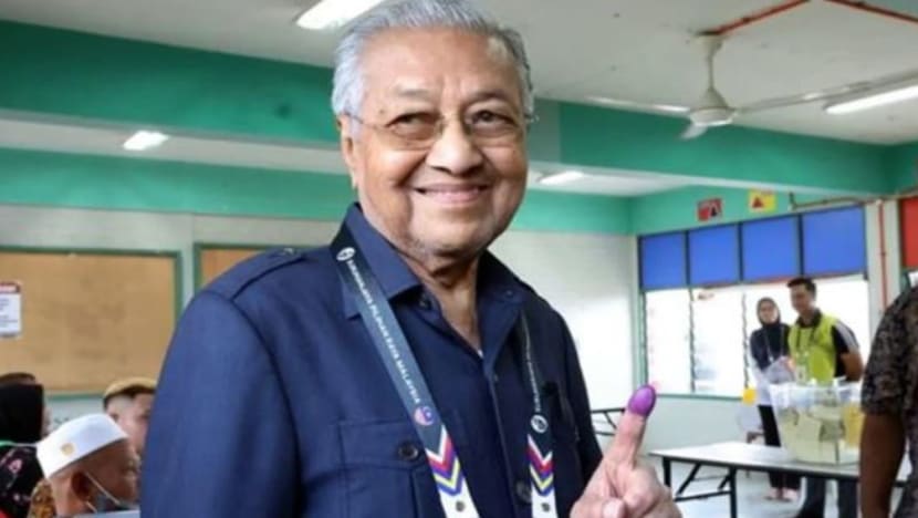 Mahathir dibenarkan pulang dari hospital, selesai pemantauan pakar Mahathir dibenarkan pulang dari hospital, selesai pemantauan pakar