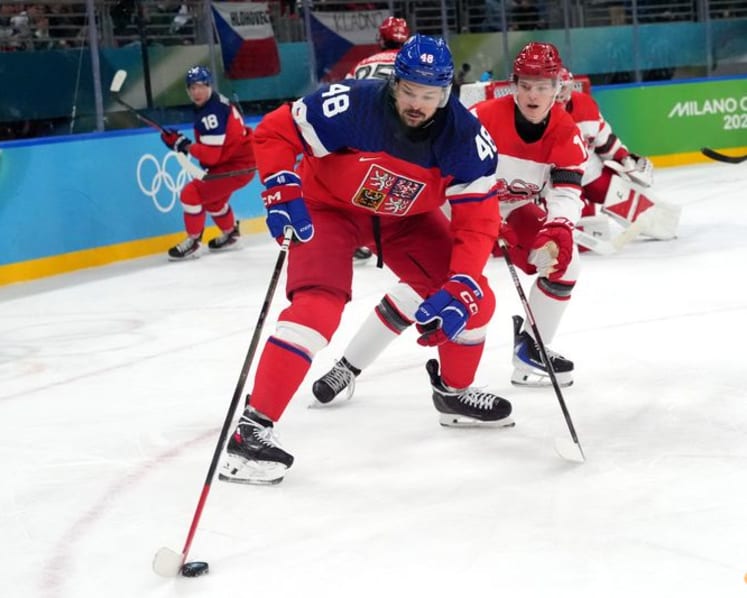 Ice hockey-Czechs set for 'biggest game' against Canada in quarter-finals