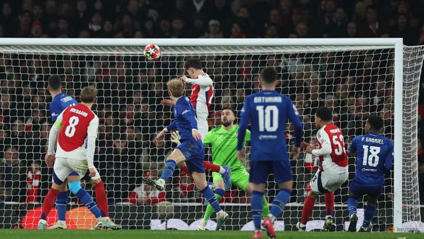 Arsenal see off Dinamo to move to brink of last 16