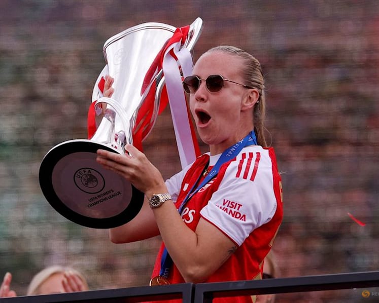 England forward Mead to leave Arsenal