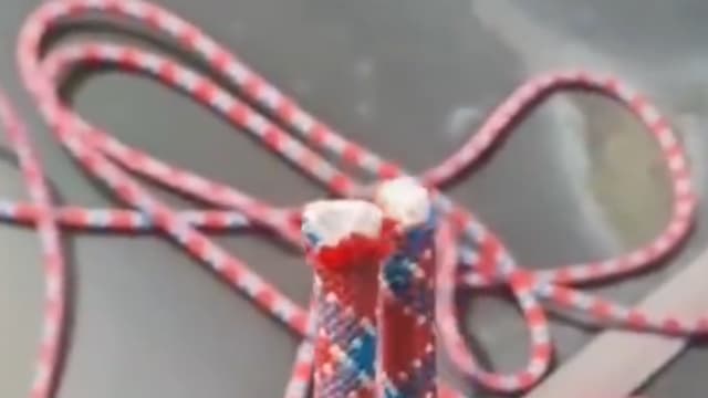 佛山男子高空作业 老人为晾衣竟剪断安全绳