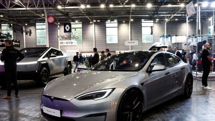 Tesla suspends taking new orders for Model S and Model X on Chinese website