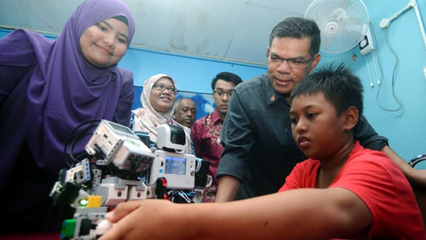 Utamakan produk Malaysia, bukan Bumiputera sahaja, kata menteri M'sia Utamakan produk Malaysia, bukan Bumiputera sahaja, kata menteri M'sia