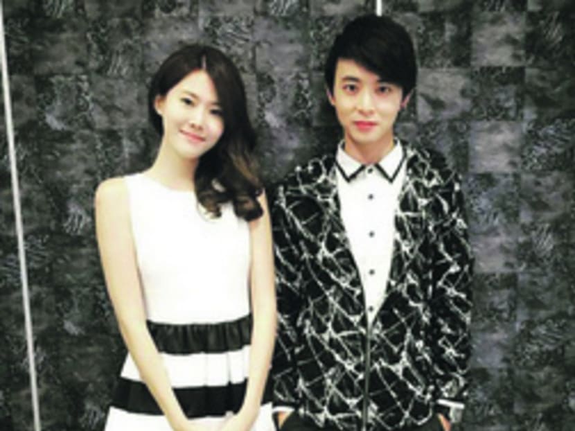 Aloysius Pang likes older girls Aloysius Pang likes older girls