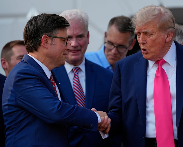 US government barrels toward shutdown with no funding deal in sight