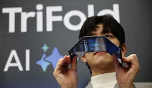 மூன்றாக மடங்கும் திறன்பேசி - Samsung அறிமுகம்