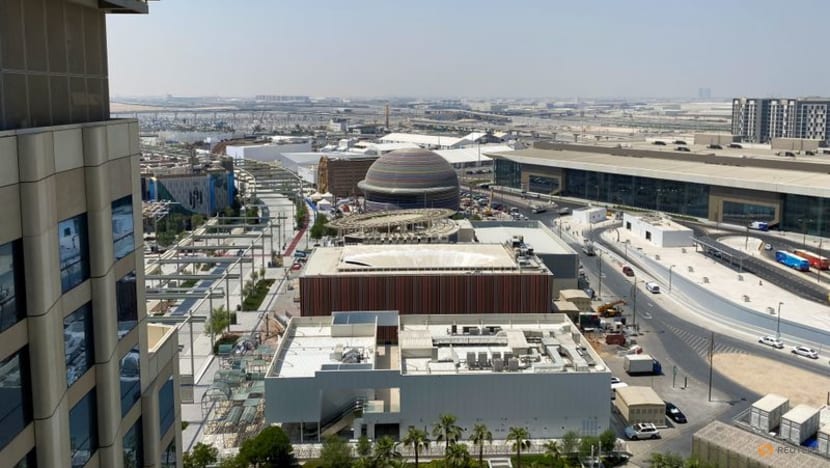 UAE eases COVID-19 face mask rules as Expo nears UAE eases COVID-19 face mask rules as Expo nears