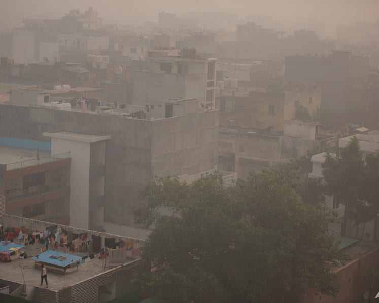 Smog chokes Indian capital as air pollution levels soar