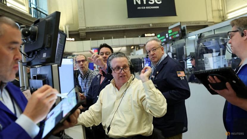 Analysis:Buyback plans aren't enough to soothe investors after software-sector rout