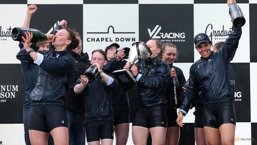 Rowing-Cambridge win men's boat race, Oxford end wait for women's victory