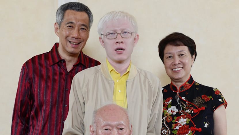 PM Lee visits his father in hospital