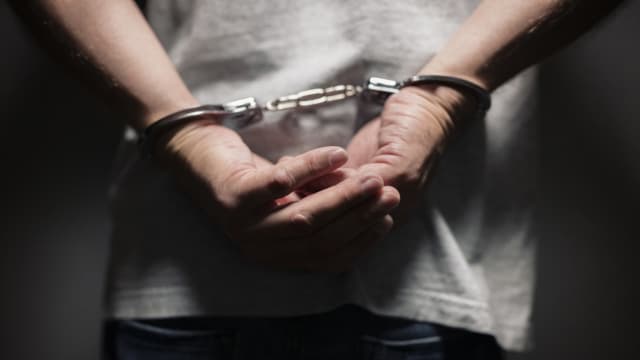 因想“赚快钱”帮大耳窿追债 近年更多青少年被捕 