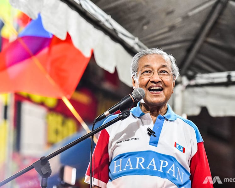 Mahathir brings together old brigade, doubles down on Najib in Melaka