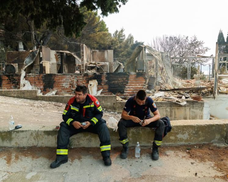 Hundreds evacuated from Croatian and Greek resorts as wildfires stretch across Europe