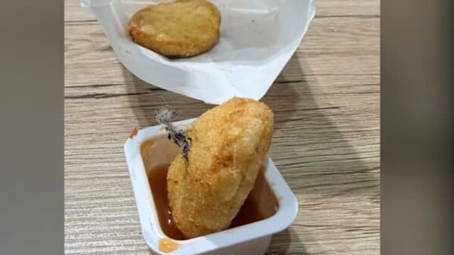 外卖鸡块现不明毛絮 台湾女子吓得不敢吃