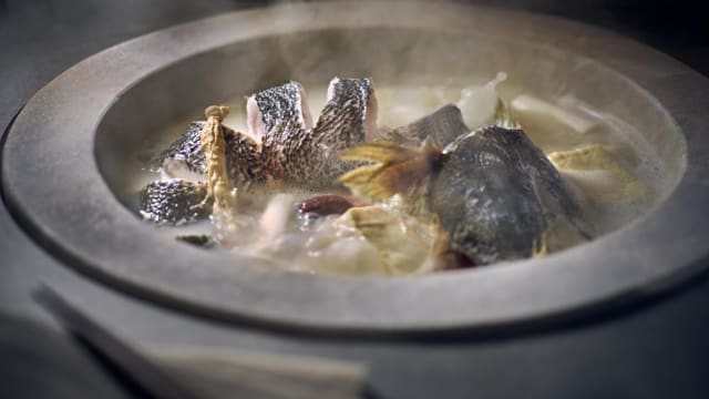本地首家蒸汽石锅鱼概念店　新鲜活鱼现点现做，高温蒸汽鱼肉鲜美