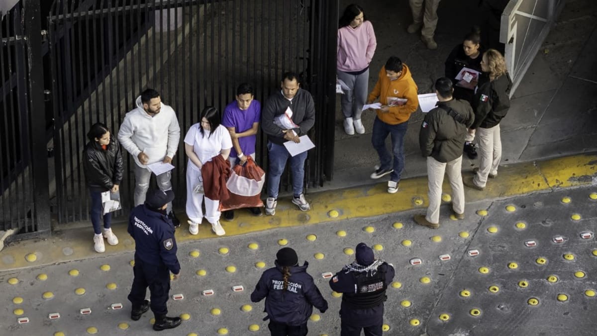 Trump’s deportation operation underway, hundreds of migrants arrested: White House Trump’s deportation operation underway, hundreds of migrants arrested: White House