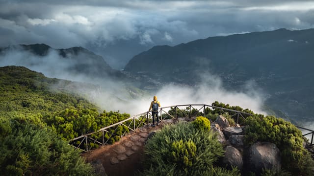 马国大学生登山遇“诡异事件” 一女突情绪失控尖叫吓坏队友