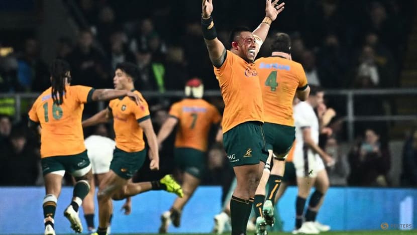 Australia's Jorgensen snatches crazy late win over England