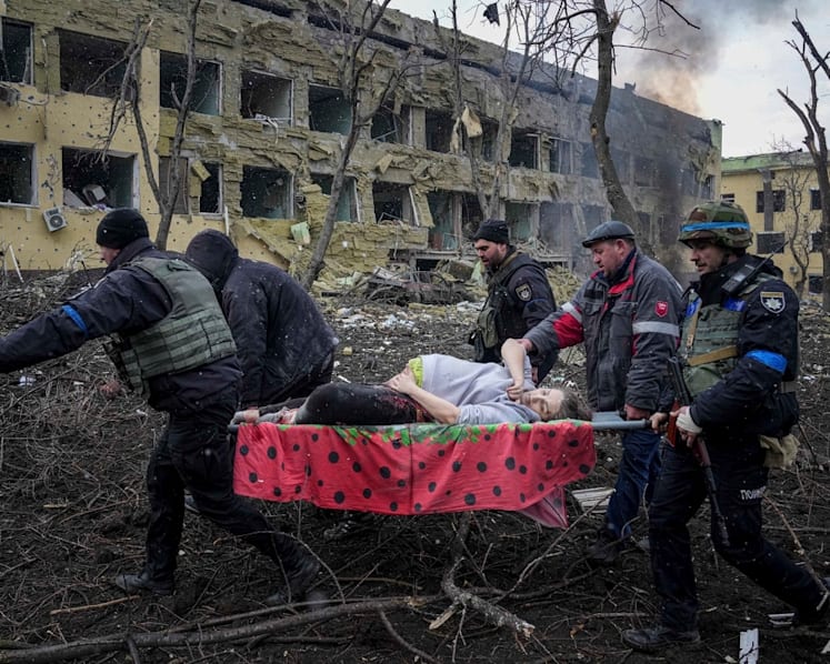 Pregnant woman, baby die after Russia bombed maternity ward