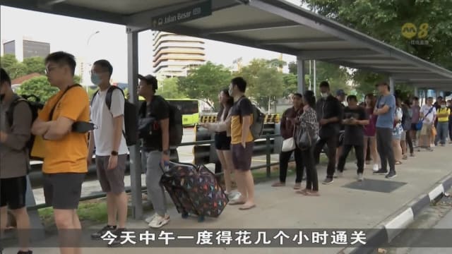 卫塞节长周末加上学校假期 跨境巴士车费比平时高出一倍