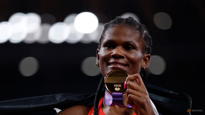 Kenyan Odira storms to shock 800m gold