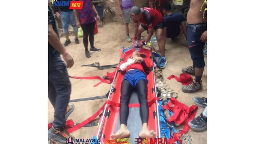 Rakyat SG cedera di kawasan berbatu Gunung Datuk
