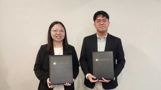 不忍母亲一人撑起一个家 优秀生休学当补习老师