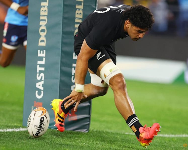 Eight-try All Blacks thump Bulls 50-19 in Pretoria