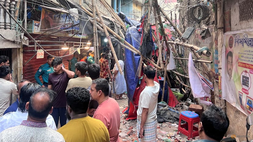Bangladesh quake kills five, injures dozens