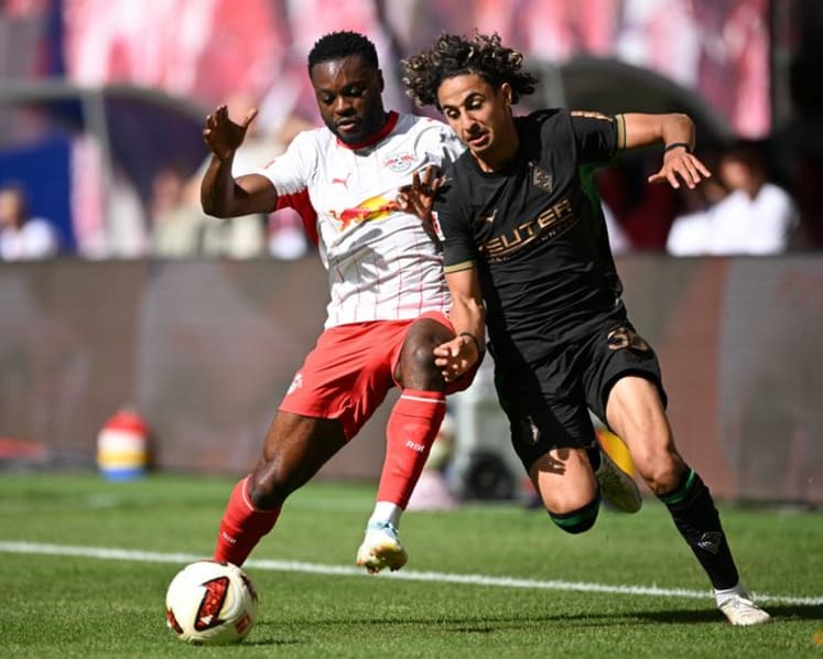 Dortmund cruise to win as Elversberg claim historic victory in Bundesliga