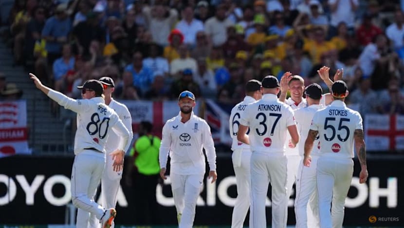 Australia all out for 132, England take 40-run lead in first innings