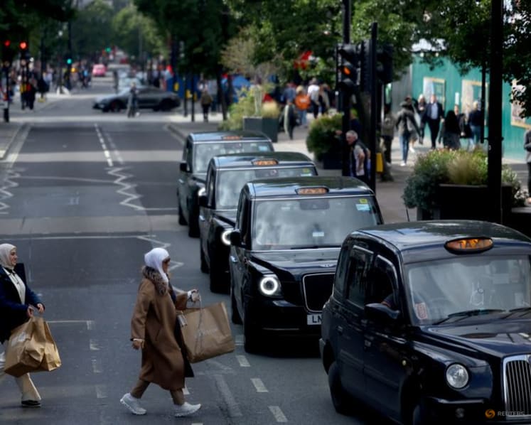 Uber wins bid to throw out UK mass lawsuit by black cab drivers