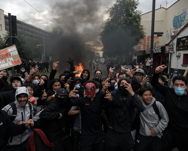 French school protests spread as fires, blockades deepen unrest