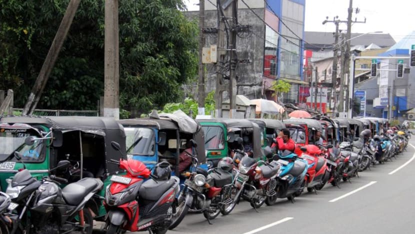 Sri Lanka tutup sekolah, gesa rakyat kerja dari rumah untuk jimatkan bahan api