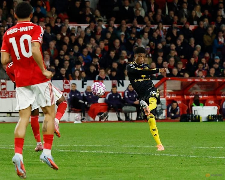 Arsenal march on, Liverpool snap losing streak, Wolves' misery continues, Diallo saves Man Utd