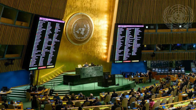 我国呼吁立即在卡萨实现人道主义停火和释放人质