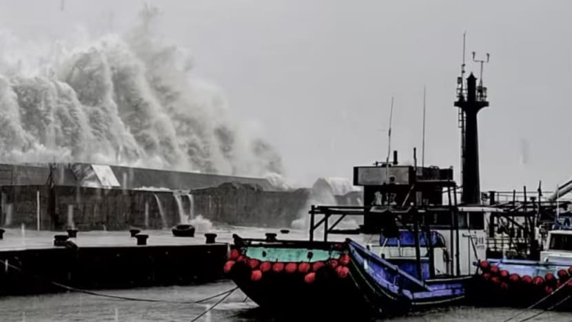 தைவானை நெருங்கும் சூறாவளி தைவானை நெருங்கும் சூறாவளி