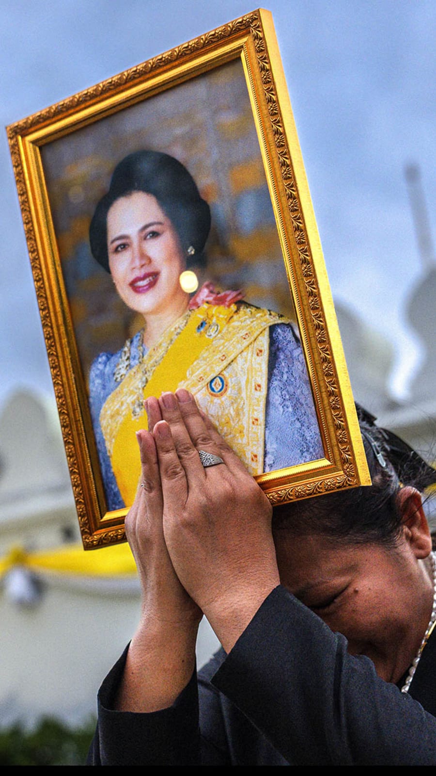 Year-long funeral starts for Thailand's former queen Sirikit Year-long funeral starts for Thailand's former queen Sirikit