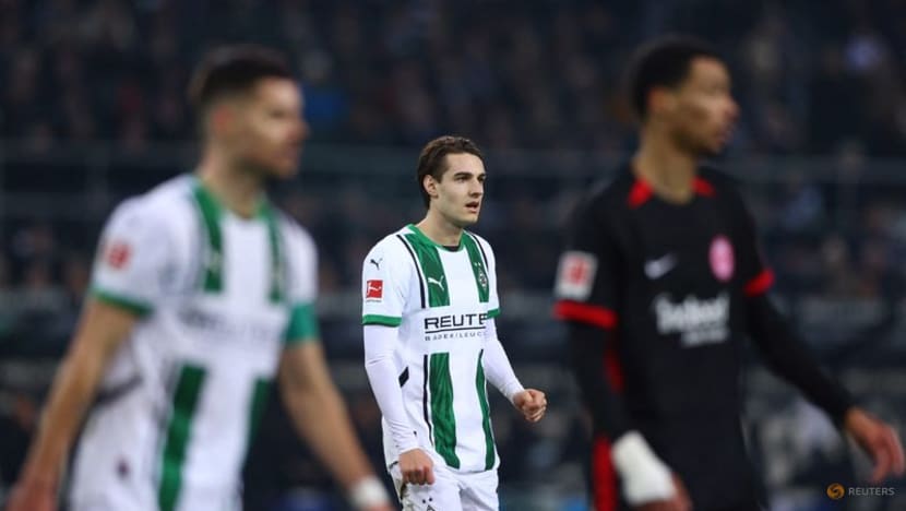Neuhaus returns to Gladbach training after four-week suspension