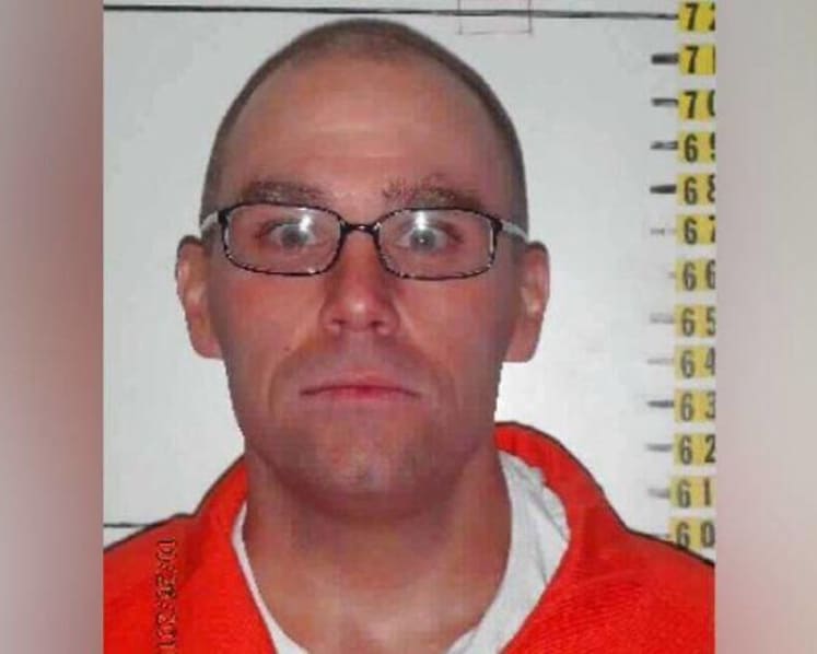 Nevada inmate fighting execution seeks firing-squad option