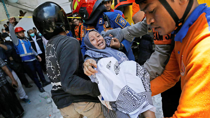 Golden hour hampir usai, 59 santri masih terjebak, 5 tewas di reruntuhan Ponpes Al Khoziny Sidoarjo