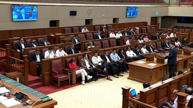 费用纳入法案引质疑 徐芳达与工人党议员交锋