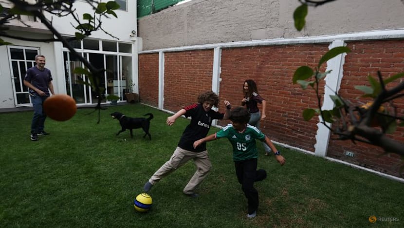 Two flags, one bar: a Mexico City pub prepares for Azteca showdown