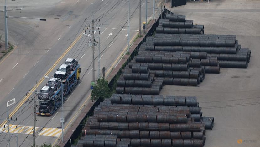 South Korea factory output contracts in Oct, PMI shows 