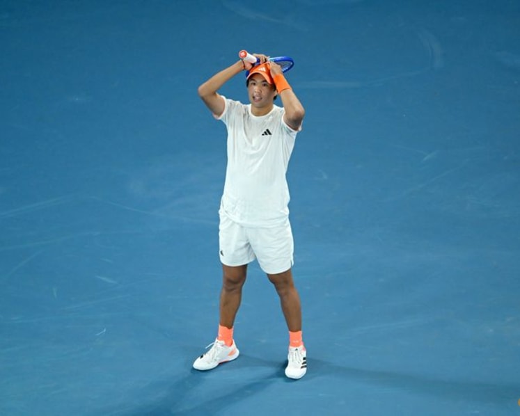 Zverev downs Tien to secure semi-final slot