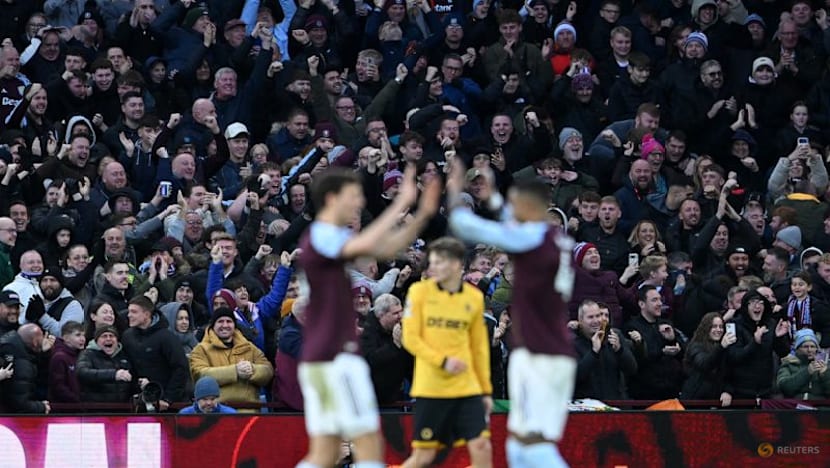 Kamara stunner sends Villa third with narrow win over Wolves
