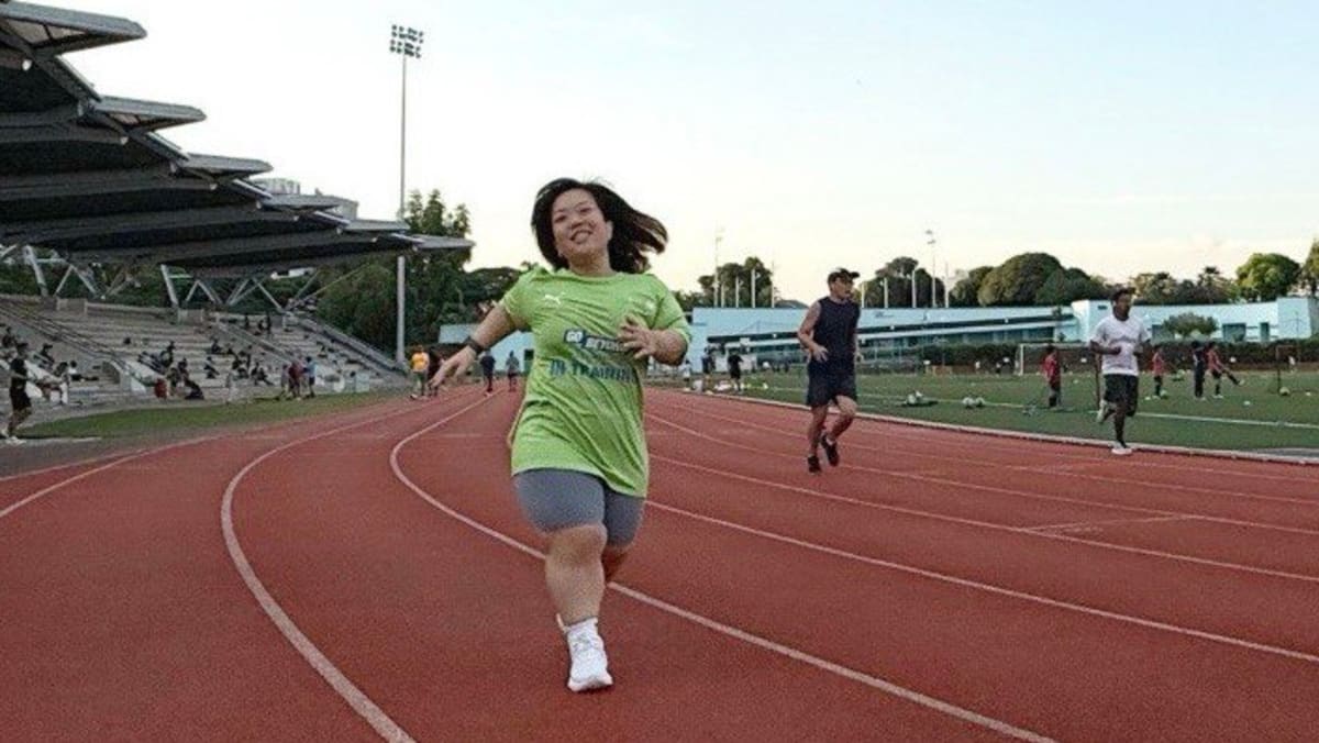Singapore woman with dwarfism aims to finish first half marathon at Standard Chartered Singapore Marathon