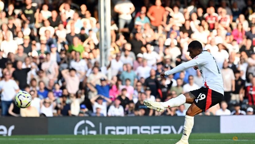 Fulham beat Newcastle 3-1 to hand Magpies first defeat of season