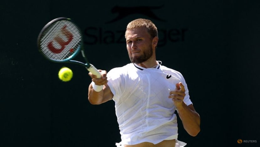 Wimbledon underway in sweltering conditions